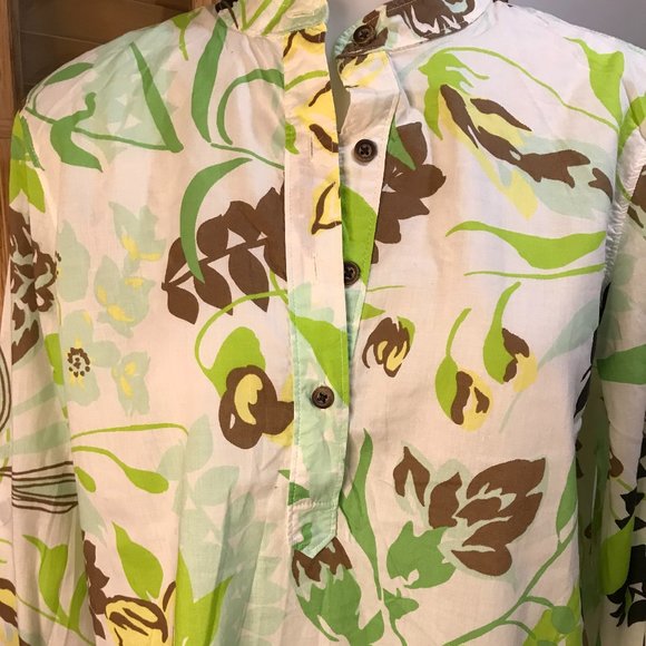 Excellent Condition White Leaf Like Pattern Upper Button  Tunic Size M By GAP - Picture 2 of 4